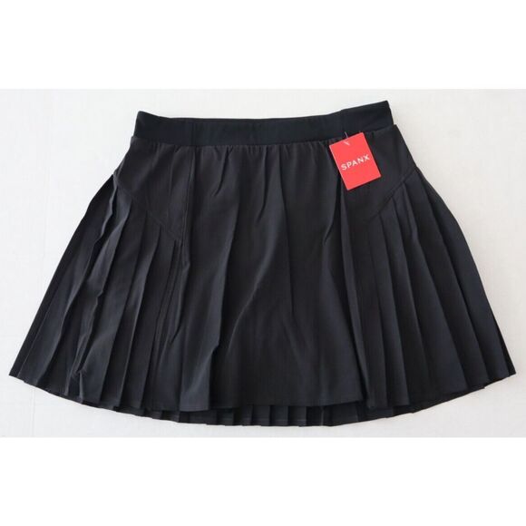 SPANX 50273R Womens Sz M Black Built-In Figure-Shaping Shorts Pleated Skort - Picture 1 of 9